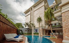 Hotel Alron Kuta Bali